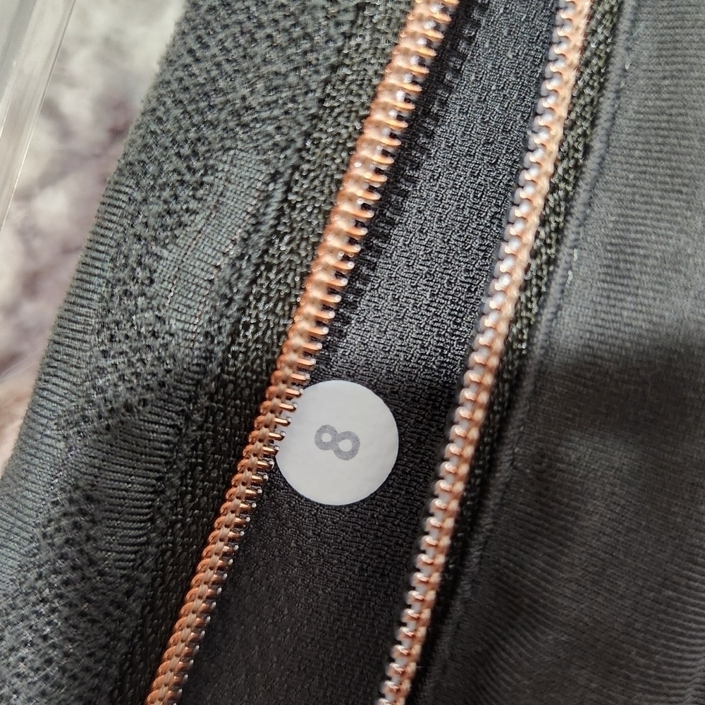 Lululemon Run for Days Camo Crop Green Leggings Rose Gold Zipper sz 8 - Picture 6 of 6